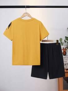 SHEIN Leap Crew Tween Boy Casual Lion Pattern Loose T-Shirt And Shorts 2 Pieces Knitted Loungewear Set, Summer - Yellow - View 2