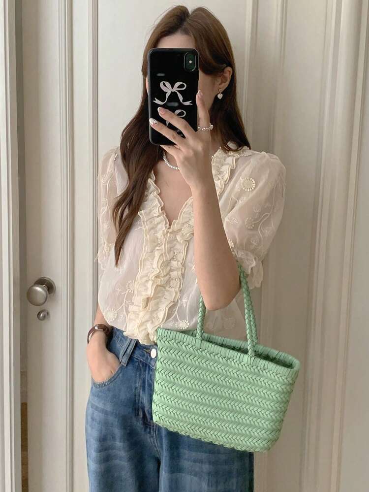 DAZY 女士V领荷叶边开衫衬衫，纹理面料休闲上衣 - 米色 - 查看 5