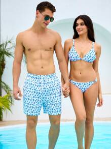 Manfinity VDAYZ Manfinity Vdazy Summer Couple Party Vacation Casual Small Floral Swim Trunks Beach Shorts. Casual Vacation Beach Print Holiday Swim Trunks Beach, Girlfriend, Boyfriend Print Pattern Swim Trunks Beach Shorts, Suitable For Beach, Swimming, Travel, Party, Beach Or Pool.