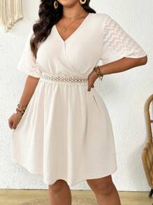 SHEIN Frenchy Vestido elegante con cuello en V y mangas con volantes para mujer de talla grande - Albaricoque - Ver 5