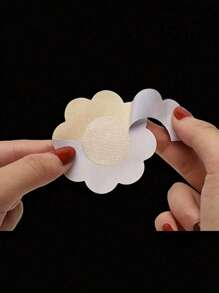 隐形粘性胸贴 - 女士超薄无纺布透气胸贴 - 一次性乳贴，超舒适贴合，易于取下，男童情人节心形女士情人节 - 卡其色 - 查看 5