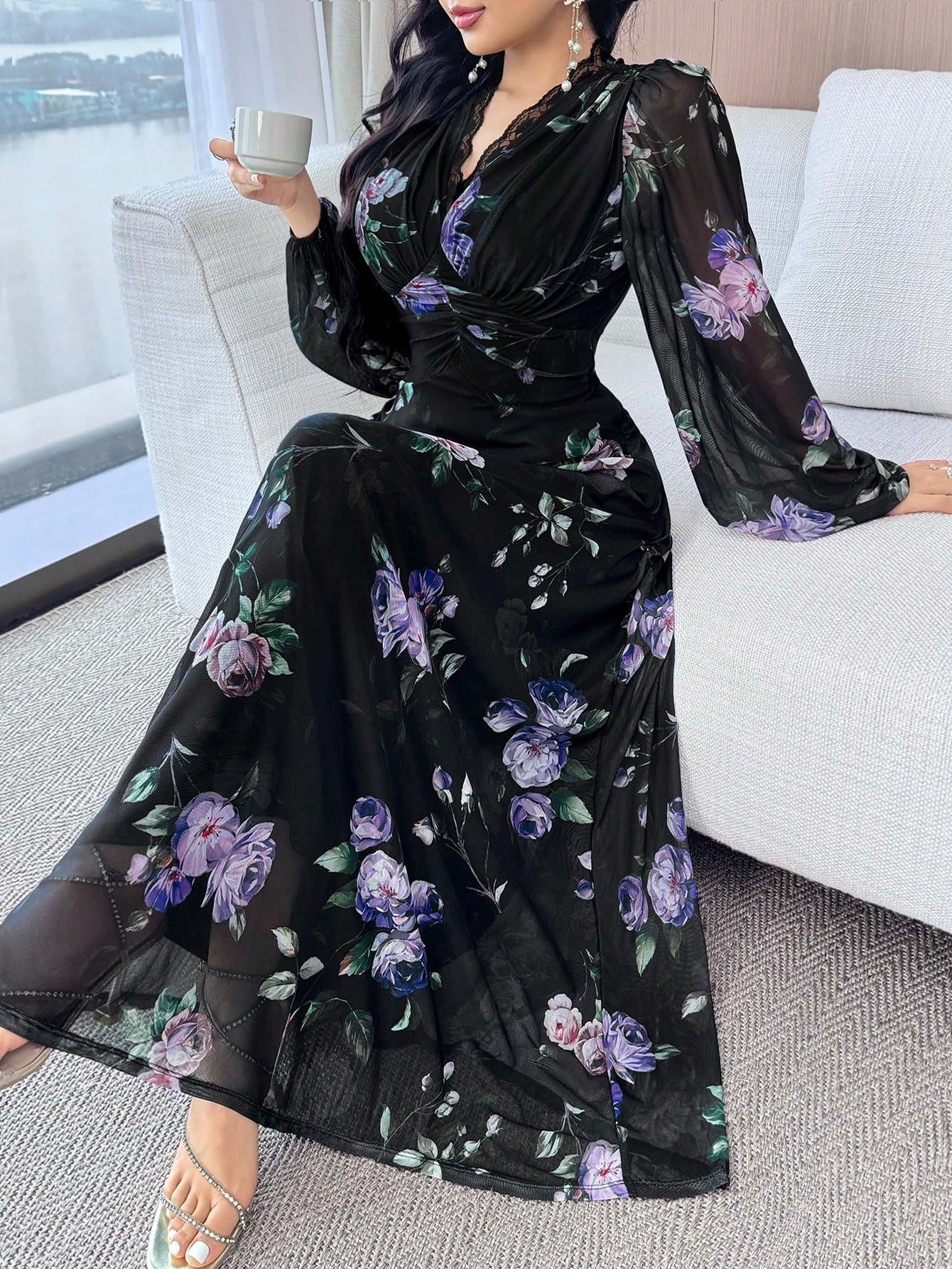 فستان نسائي طويل أنيق بطبعة زهور وأكمام منتفخة