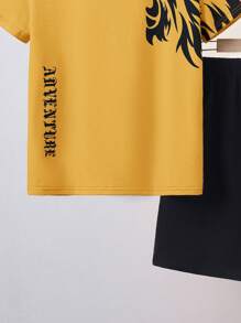 SHEIN Leap Crew Tween Boy Casual Lion Pattern Loose T-Shirt And Shorts 2 Pieces Knitted Loungewear Set, Summer - Yellow - View 4