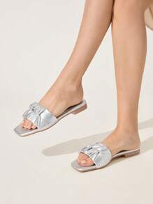 CUCCOO CHICEST 女士褶皱扭头设计平底凉鞋，优雅休闲简约独特个性化柔软轻质银色金属材质女士平底拖鞋沙滩度假通勤鞋 - 銀色 - 查看 9