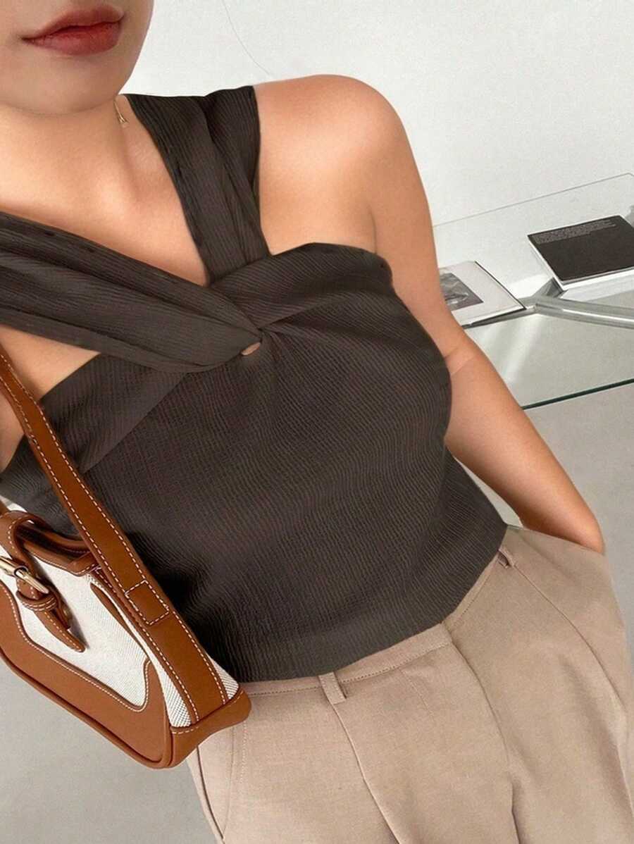 Dazy Plus 1pc Women Plus Size Solid Color Cut Short Halter Neck Fitted Tank Top Women Summer Clothing