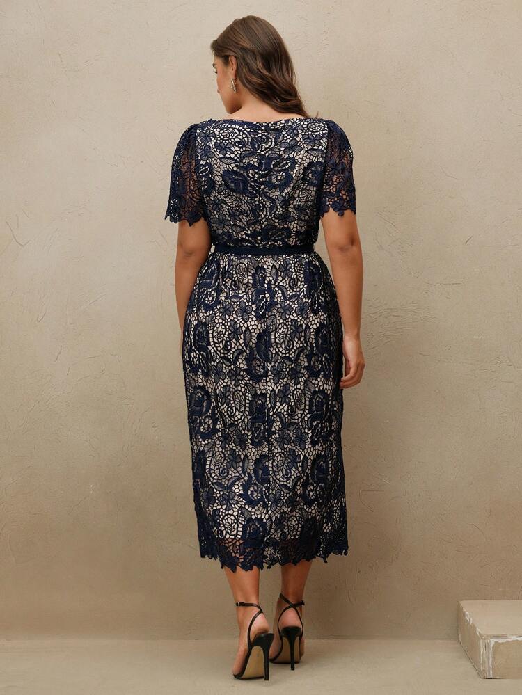 Plus Size Women's Waist Cinched V-Neck Short Sleeve Elegant Lace Midi Dress
