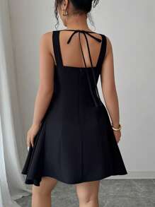 Elenzga 万圣节无袖方领系带水钻仿珍珠腰部 A 字优雅浪漫女士短款连衣裙 - 黑色 - 查看 2