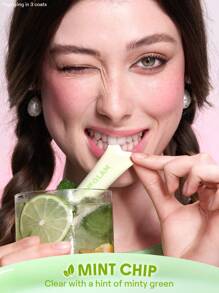 SHEGLAM Crystal Glaze 保濕唇膏-Mint Chip 品牌 美容 化妝 化妝品 適合女性與女孩 完美搭配夏季春季 Y2K 時尚 流行 生日 母親節禮物 假期 派對準備就緒 最佳顏色 - Mint Chip - 查看 3