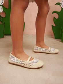 Mini mi CC 风格女童蝴蝶结系带蕾丝和黄麻波西米色帆布平底鞋——从游乐场到海滩度假胜地 - 米色 - 查看 4