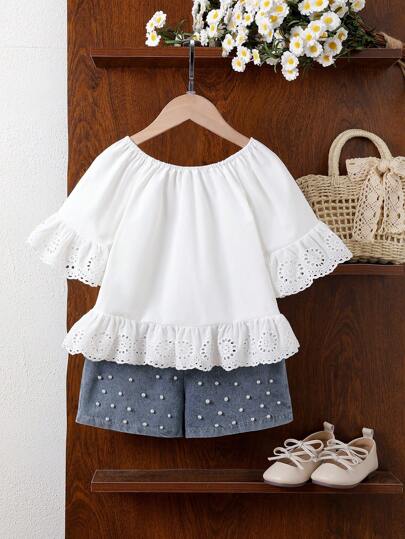 2 件套年轻女孩荷叶边圆领衬衫和牛仔人造珍珠装饰短裤，舒适的夏季户外儿童服装