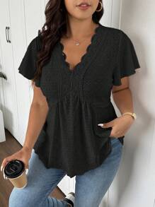 SHEIN Frenchy 大码女士V领蕾丝拼接扎染花卉纹理衬衫 - 黑色 - 查看 5