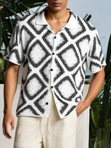 Manfinity RSRT Men's Geometric Pattern Short Sleeve Casual Single-Breasted Knit Sweater Men Crochet Top Vintage Shirt Men - Multicolor - View 1