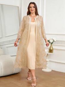 Gownix Curve 加大码女式浪漫优雅日常杏色圆领刺绣宽松外套 + 弹力针织吊带连衣裙加大码两件套、女式婚礼宾客礼服、度假、女式办公室服装、女式节日服装、女式派对礼服、女式演唱会服装、度假两件套、女式教师服装、优雅、女式配套套装、夏季套装、套装、刺绣 - 杏色 - 查看 3