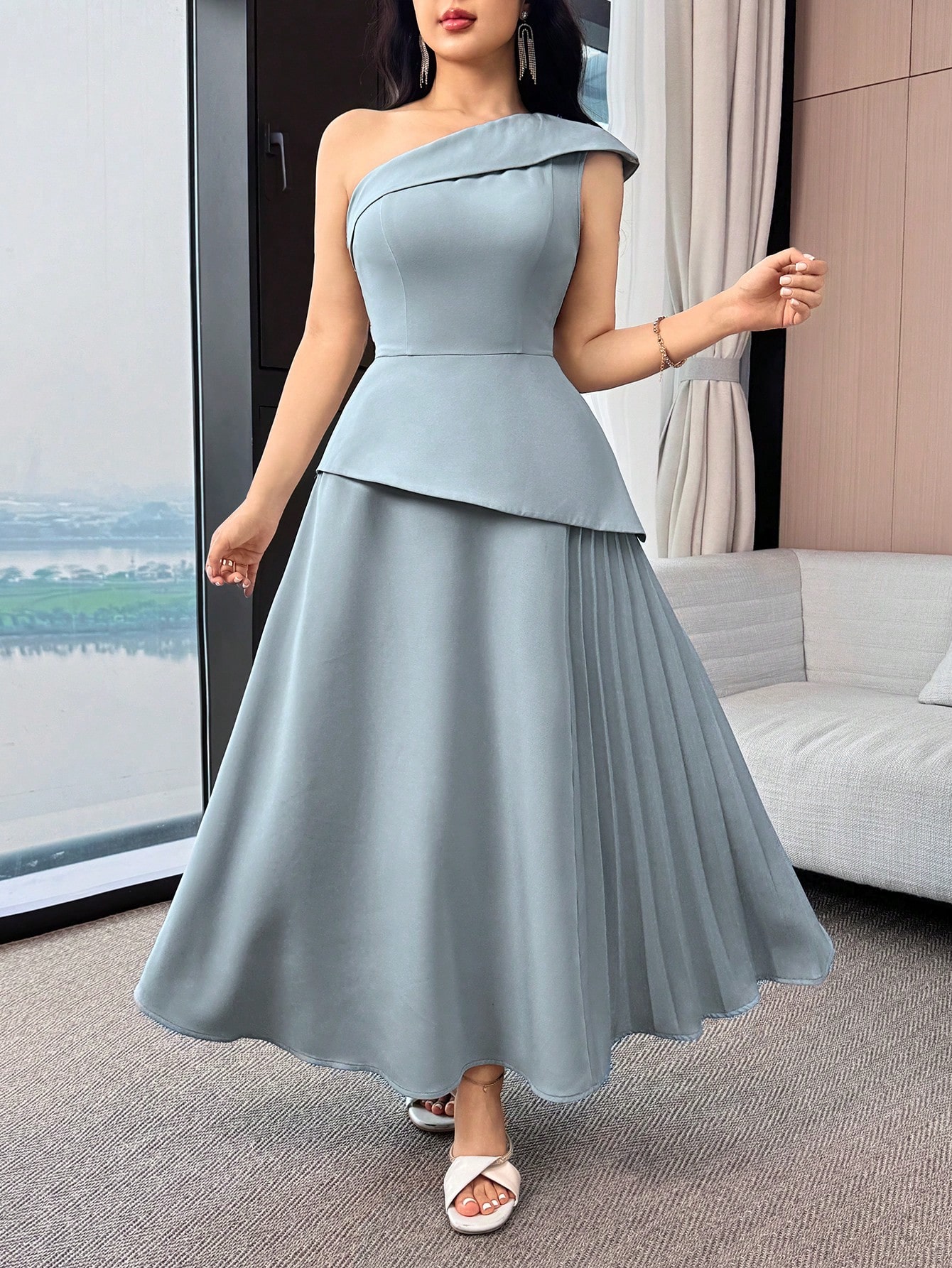 Feyla فستان طويل عصري أنيق أحادي اللون بياقة غير م...