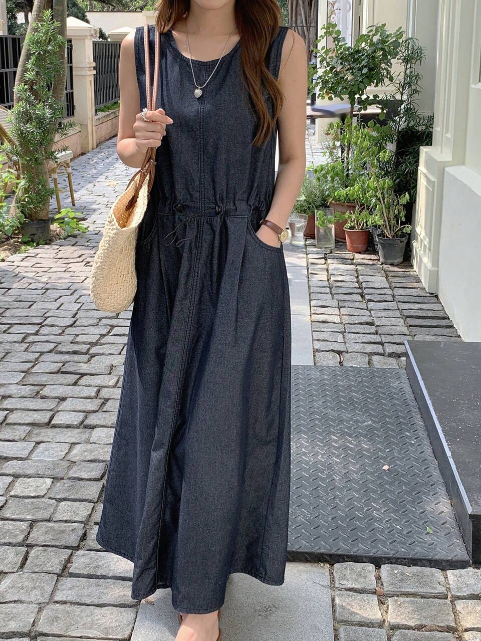 Women's Round Neck Casual Sleeveless Washed Denim Jumpsuit
