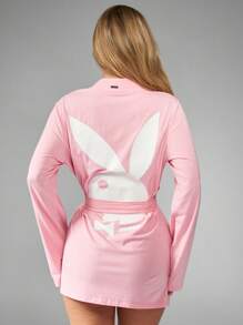 Missguided x Playboy Świąteczny, przytulny, krótki szlafrok polarowy z kieszenią - Różowy - Zobacz 2