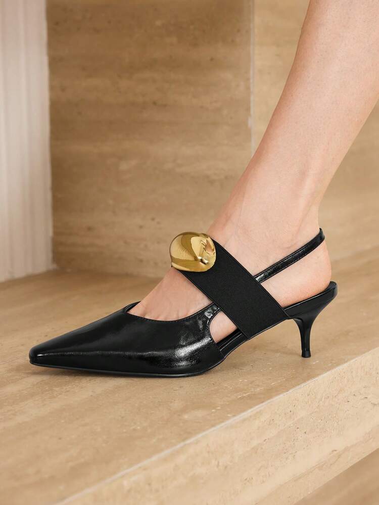 POINTED TOE LOW CHUNKY HEEL CLOSED-BACK METAL BUCKLE STRAP PUMPS