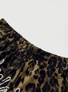 ROMWE MEN Street Life Set da 2 pezzi, maglietta a maniche corte e pantaloncini con stampa anime, adatto per l'abbigliamento quotidiano primavera/estate per uomo