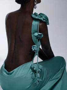 Elitara Elegante abito da donna verde oliva in raso, minimalista, con spalle scoperte, decorazioni floreali, frange, taglio a sirena e schiena scoperta, adatto per appuntamenti, vacanze, matrimoni, damigelle