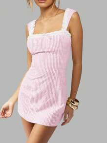 MISSGUIDED Robe mini avec bordure en dentelle, carreaux Gingham, encolure carrée, moulante, manches courtes, style mignon, robe de brunch pour le printemps et l'été - Rose bonbon - Voir 6