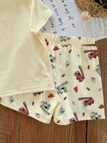 SHEIN 2 件套男婴消防车卡通印花宽松休闲短袖 T 恤和短裤套装，夏季 - 彩色 - 查看 3