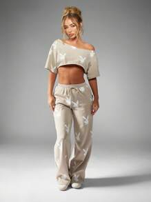 Missguided x Playboy 标志性全印花露肩短款家居服上衣舒适休闲街头时尚宣言