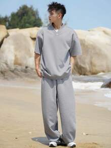 DAZY 2 piezas Conjunto de camiseta de hombre de cuello en V acanalado de color gris sólido, para verano