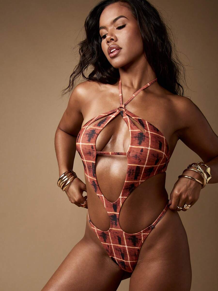 MISSGUIDED Maillot de bain une pièce monokini avec motif de grille sur le décolleté ras-du-cou. Coupe élevée avec découpe pour la piscine ou la plage. Convient uniquement pour la piscine et la plage en été. - Multicolore - Voir 1