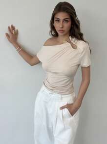 Aloruh Summer Plain Asymmetric Shoulder Cropped T-Shirt, Ruched Detail With Metal Decor, Slim Fit Short Sleeve Tee - White - View 6