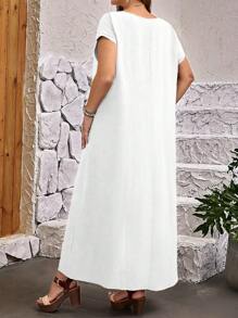 EMERY ROSE 大码女式休闲简约日常度假纯色圆领宽松短袖连衣裙 - 白色 - 查看 2