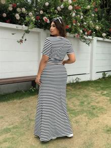 SHEIN EZwear 2 件套大码女士休闲度假黑白条纹 T 恤和长裙套装，春夏 - 黑與白 - 查看 3