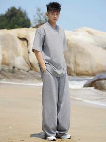 DAZY 2 piezas Conjunto de camiseta de hombre de cuello en V acanalado de color gris sólido, para verano