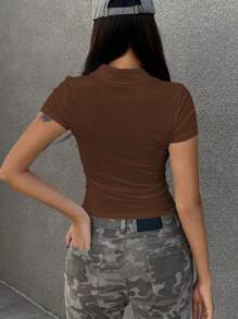 DAZY Camiseta casual de manga corta de ajuste ceñido, cuello de polo, lisa para mujer - Marrón - Ver 4