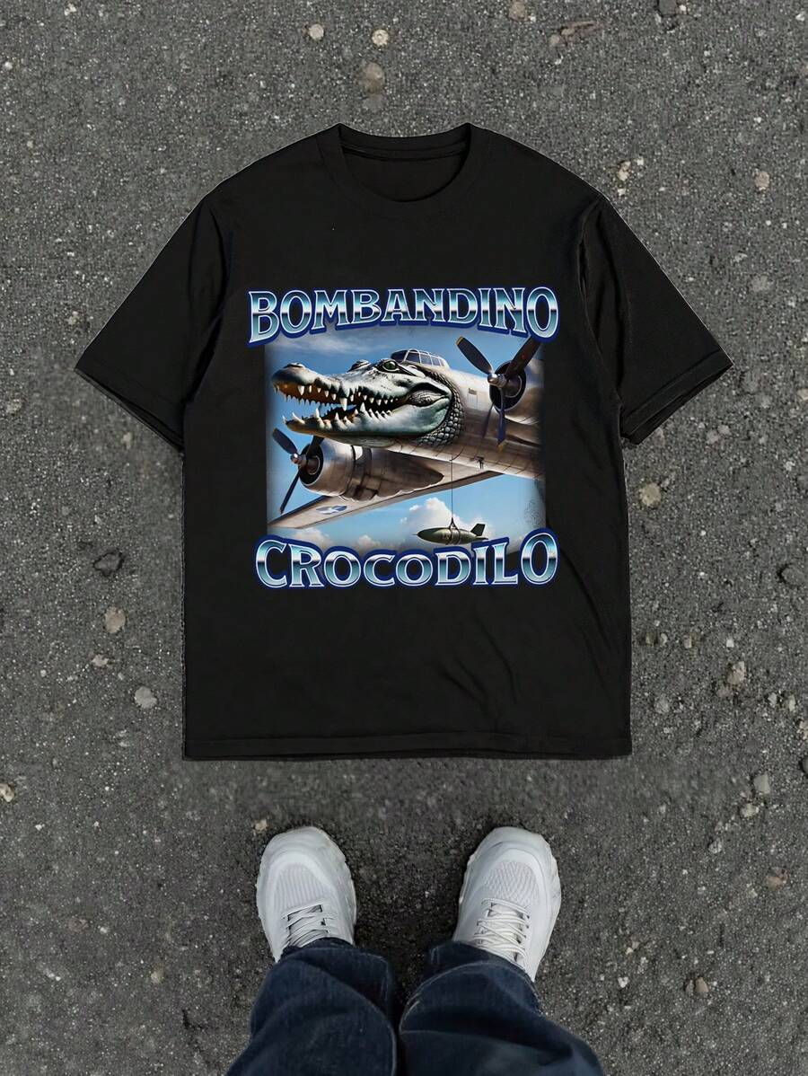 Manfinity Dauomo Camiseta regular de hombre "Bombardino Crocodilo" | Camiseta surrealista italiana "Brainrot" | Camiseta gráfica divertida con avión de cocodrilo | Camiseta viral de meme de uso casual, regalo para amantes de la música, camiseta gráfica elegante, vestimenta artística única, camiseta negra minimalista casual, camiseta de cuello redondo con estampado de moda de manga corta, para cumpleaños - Negro - Ver 1