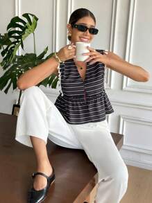 SHEIN Frenchy 女式深 V 领无袖条纹休闲衬衫，荷叶边装饰上衣 女士夏季套装 2 件套休闲套装 女士条纹上衣 巡航套装 女士条纹夏季上衣 娃娃装上衣 - 藏蓝色 - 查看 3