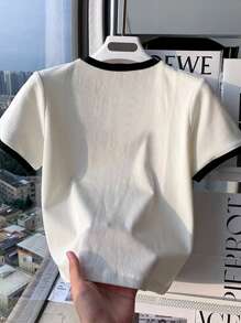Women's Color Blocking Butterfly Embroidery Round Neck Short Sleeve T-Shirt