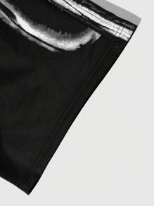 Manfinity LEGND Set da 2 pezzi Manfinity Streetrush da uomo con maglietta a girocollo a maniche corte e pantaloncini, pantaloncini in tinta unita con vita elastica e coulisse, maglietta a stampa a righe incrociate e motivo a contrasto sfumato, set di maglietta a maniche corte nere e pantaloncini, set di maglietta con grafica a righe semplice, set di maglietta e pantaloncini alla moda, abbigliamento casual da tutti i giorni adatto per tutte le stagioni, abbigliamento casual per pendolari, regalo ideale per il fidanzato.