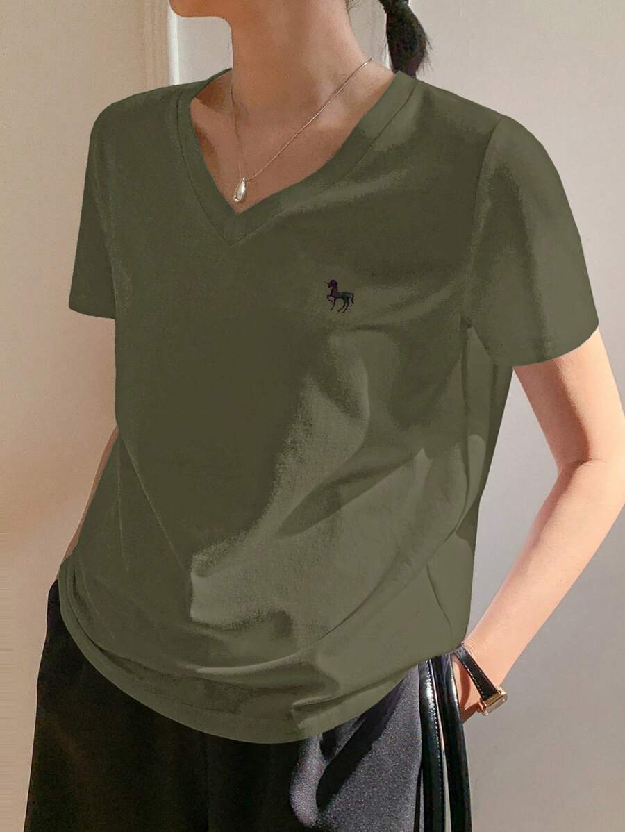 DAZY 女士V领刺绣短袖休闲T恤 - 綠色 - 查看 1