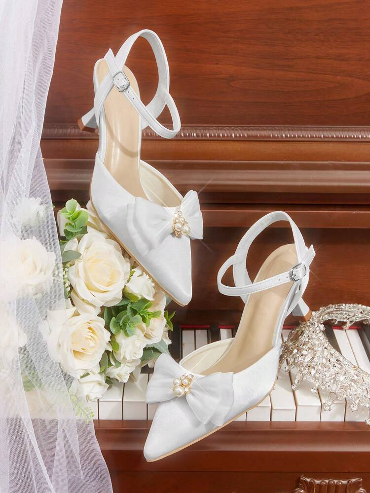 CUCCOO HITCHD Zapatos de satén blanco para fiesta y boda, con tacón de copa de vino, puntera con lazo de perlas y rhinestones, tacón alto con correa de tobillo, para ocasiones formales, bodas y cócteles