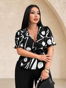 SHEIN SXY Plus Size Women's Spring And Summer Sexy Black And White Abstract Print Waist Short Sleeve Shirt, Suitable For Everyday Wear, Festival, Date Night, Birthday, Bachelorette Party Outfit, Wedding, Elegant, Casual, Shopping, Streetwear, Going Out, Easy To Match&Looks Slim, Accent Your Body, Flatter The Figure