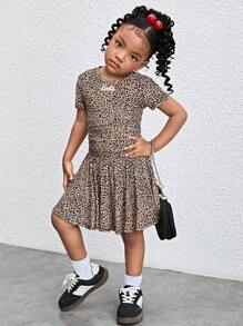 2件套少女豹纹针织休闲T恤搭配迷你裙套装，时尚百搭。妈妈、女儿和姐妹的搭配风格，适合度假、节日、学校日常穿着、居家聚会和特殊场合，春夏季。节日装扮 - 棕色 - 查看 4