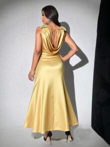 Celure Große Größen einfarbiges 3D Blumen Dekor Kleid mit tiefem drapiertem Ausschnitt und rückenfrei, sexy Party Kleid