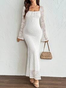 MaterniChic 情人节白色喇叭袖蕾丝紧身鱼尾孕妇装 - 杏色 - 查看 6