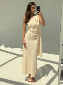 Aloruh Robe de mariée d'été élégante couleur abricot beige à une épaule, robe de soirée moulante mi-longue avec épaule froncée et basque pour femmes, tenue de bureau avec rubans fluides - Nude - Voir 1