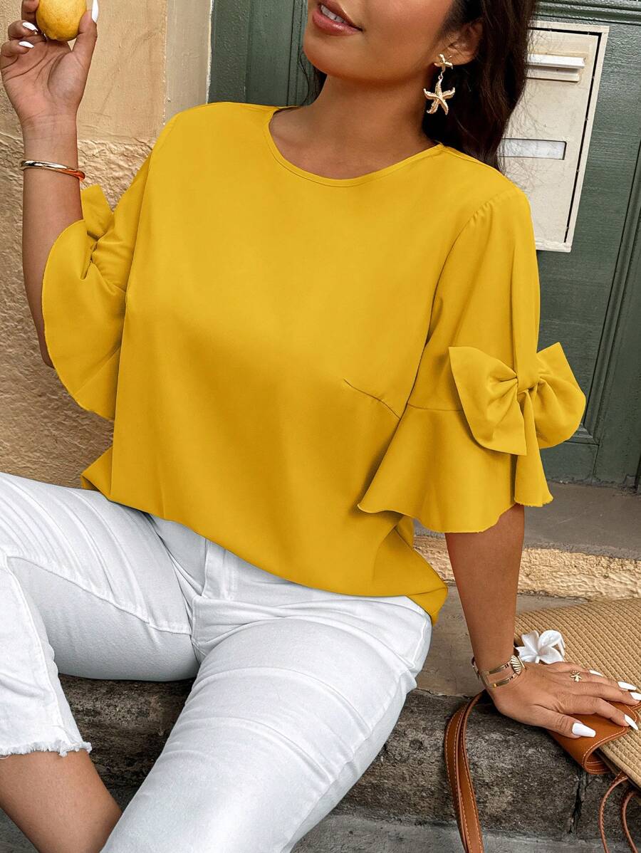 SHEIN Holidaya Plus Size Casual & Holiday Style Solid Color Round Neck Shirt With Bow Decor