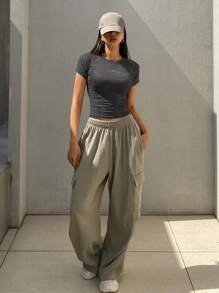 DAZY Camiseta deportiva elegante y ajustada de manga corta para mujer con impresión de letras y diseño de manga raglán para verano - Gris - Ver 2