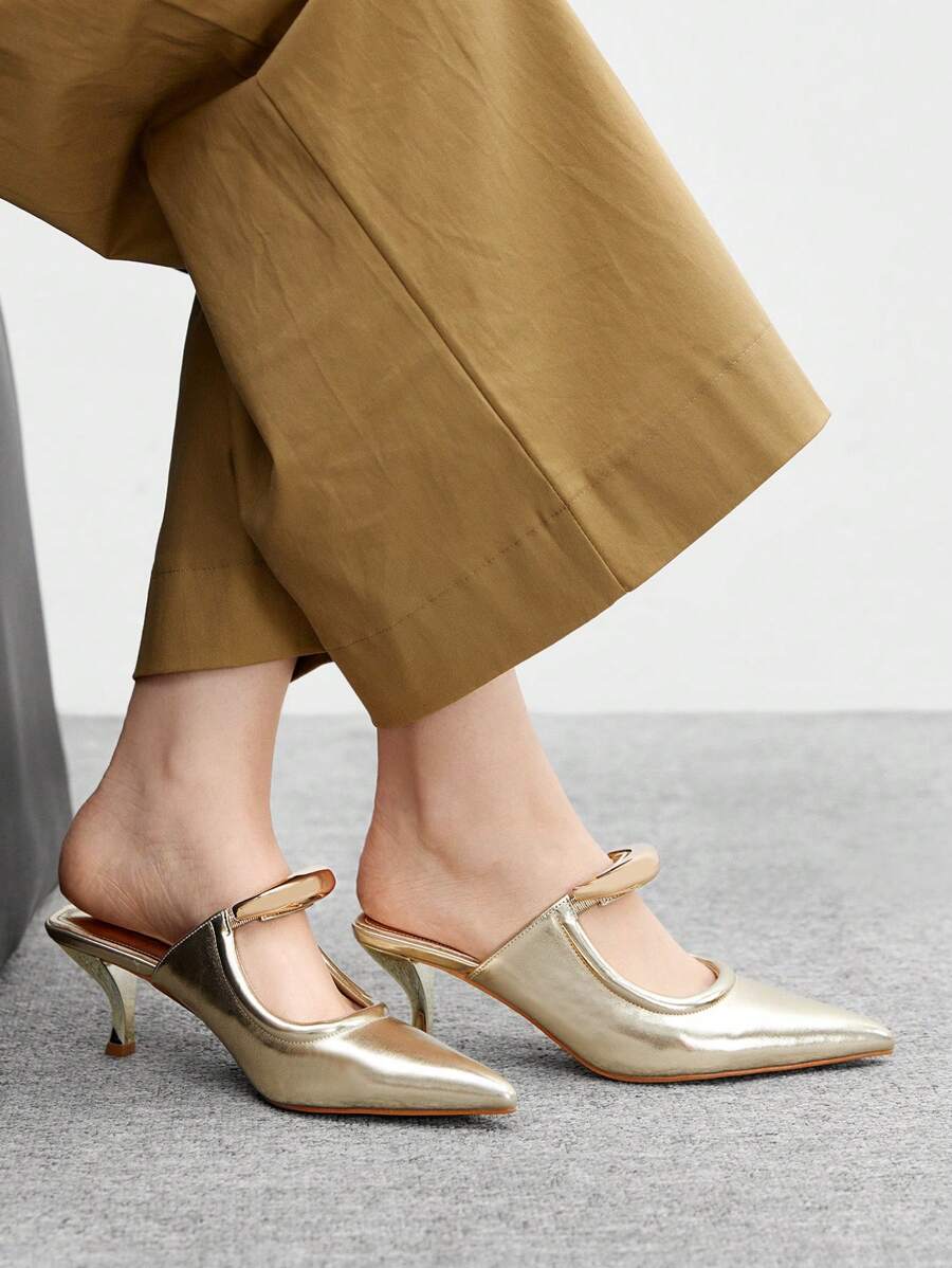 CUCCOO BIZCHIC 女士尖头高跟一脚蹬鞋，优雅的金属新月装饰，白色 PU 皮革，适合正式办公室穿着、通勤、派对 - 金色 - 查看 1