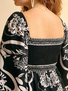 CAJUNI Damen Urlaub Boho tropischer Blumen Schwarz & Weiß Muster, luftig weites Maxikleid mit Ausschnitten, Große Größen