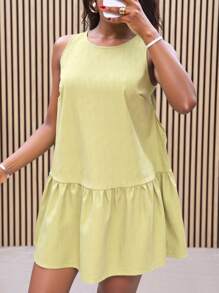 Slaydiva Vestido mini de tela jacquard texturizada verde con escote redondo, sin mangas, con bolsillos y dobladillo con volantes. Modelo de talla grande para primavera/verano 2025. Atuendo para brunch, festival de música, club, casual elegante, vacaciones en la ciudad, graduación o vacaciones elegantes. - Verde - Ver 1