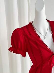 Sweetra Blusa con panel de encaje floral rojo y puños con cordón para mujer - Rojo - Ver 4